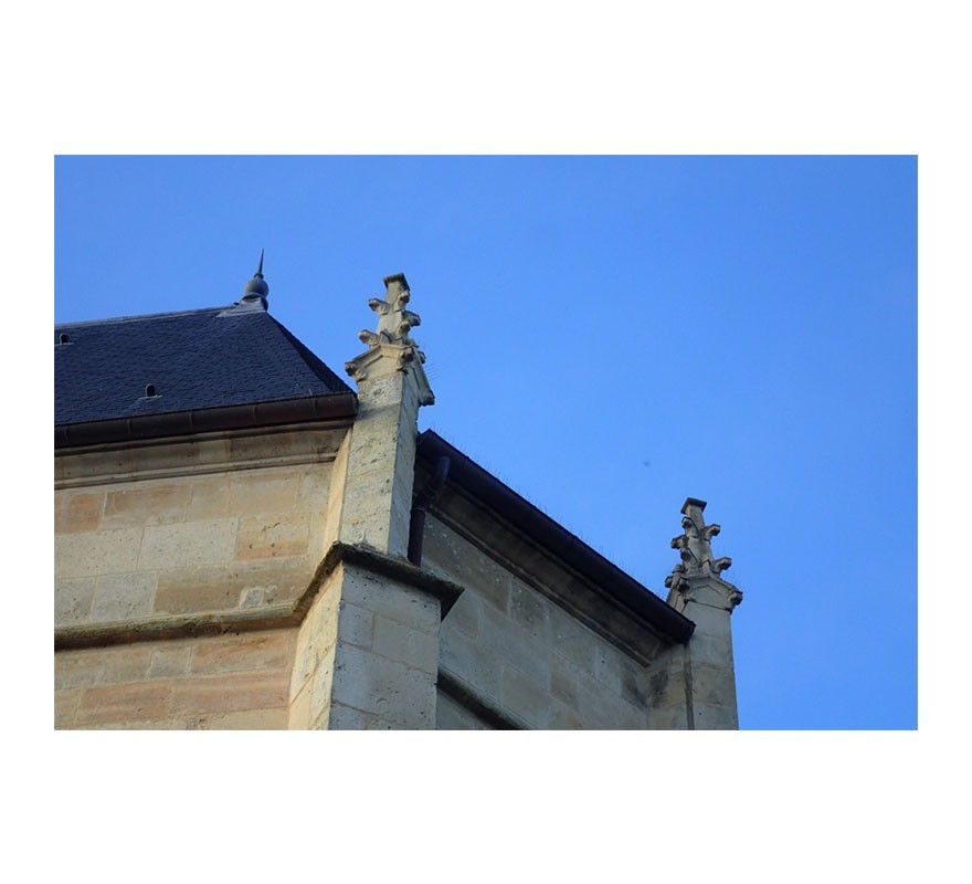 Présentation de l'Église Saint Germain à FresneauxMontchevreuil dans l